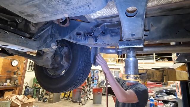 Toyota Tacoma rusted bad easy frame repair part 2 passenger side смотреть онлайн