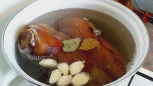 Рулька варено-копченая