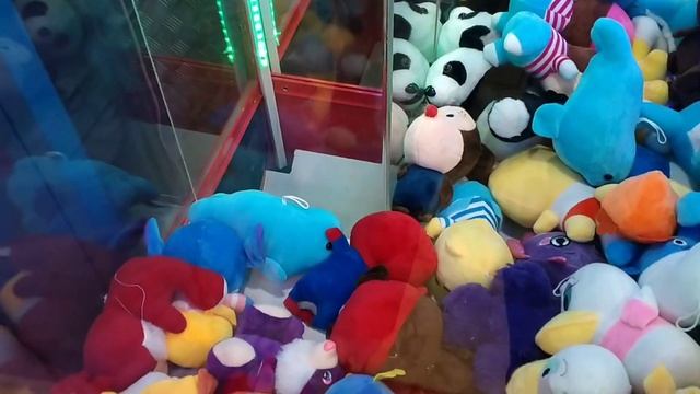 ОФИГЕТЬ!!!!?НЕОЖИДАННО ВЫТАЩИЛИ ИГРУШКУ В АВТОМАТЕ ХВАТАЙКА!!!? смотреть онлайн