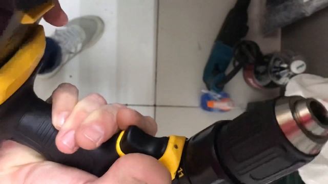 Шуруповерт DeWalt 18V смотреть онлайн