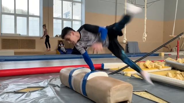 КАК ГИМНАСТЫ ТРЕНИРУЮТ КОНЯ | ОДИН ДЕНЬ НА КОНЕ