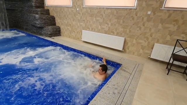 Бетонный бассейн с пленкой, гидромассаж, аэромассаж, противоток, водопад, подсветка. смотреть онлайн