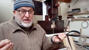 Нужна ли бочкообразность на колесах ленточных  пил  ?