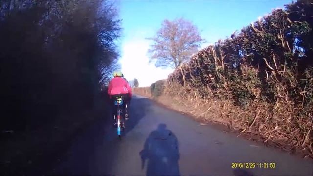 161226 Hadnall AP07 ZZE Silver Vauxhall Vectra Fast and close pass by gesticulating driver смотреть онлайн