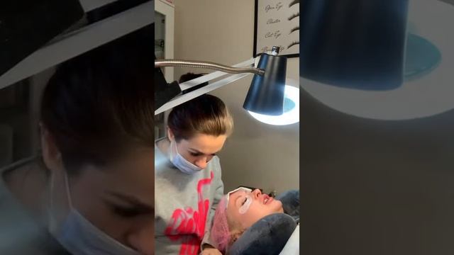 Наращивание ресниц / рабочие будни смотреть онлайн