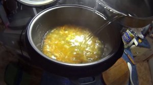 СУП С ФРИКАДЕЛЬКАМИ , ДОМАШНЕЙ ЛАПШОЙ И ГРИБАМИ.