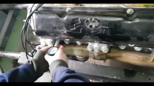 Проверка компрессии в цилиндрах двигателя автомобиля ЗИЛ-130
