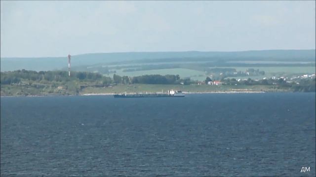 Танкер типа Волгонефть идёт вниз по Волге на Белом Яре 19 06 2019г смотреть онлайн