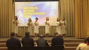 "Разбросала косы русые берёза"