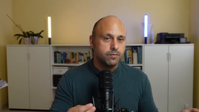 STOP using Docker Image TAGS | Digests and Digital Signatures explained смотреть онлайн