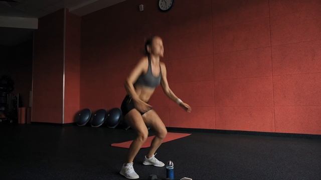 Жгучая тренировка на проработку ног дома || Смотри и повторяй смотреть онлайн