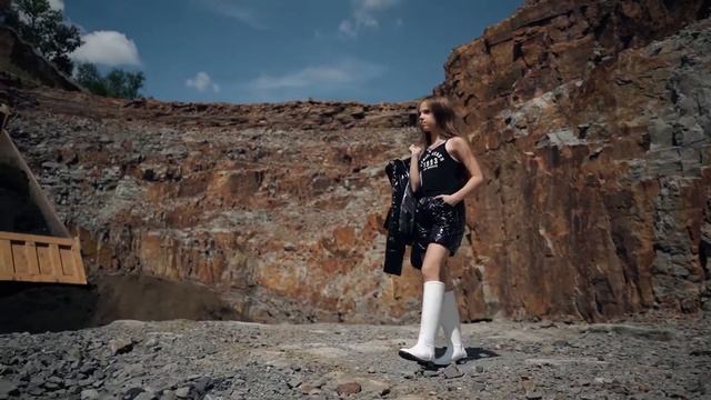 КУРТКА ДЛЯ ДЕВОЧКИ С-713 смотреть онлайн