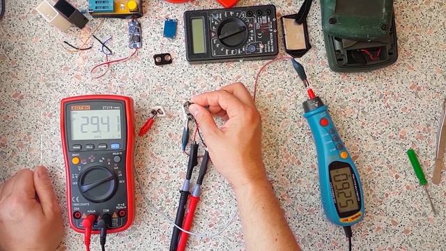 Как сделать Крону (6F22) на Li-ion аккумуляторе? ? Ультра Экономичная Схема! С АвтоОтключением! смотреть онлайн