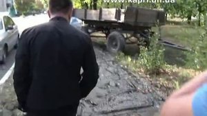 КТО ПРЕПЯТСТВУЕТ РЕМОНТУ ДОРОГ И ТРОТУАРОВ В ГОРОДЕ РОДИНСКОЕ?