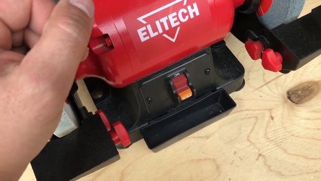 Верстак своими руками, немного о новых тисках Зубр, точиле на 300 ватт и супер заклепочнике. смотреть онлайн