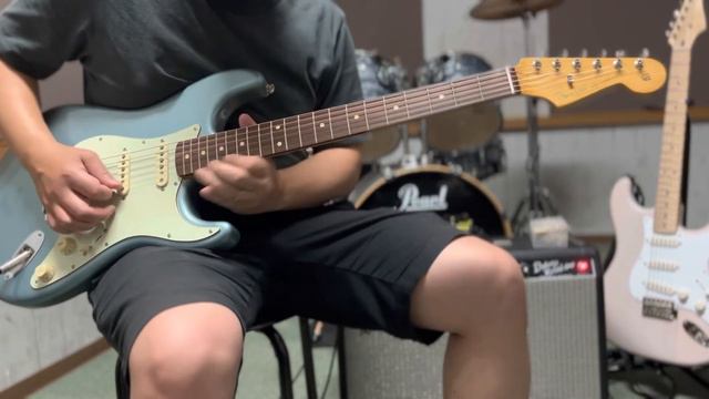 Noodling around with my Fender Mexico Vintera Stratocaster смотреть онлайн