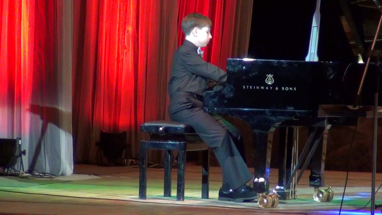 Концертный экспромт на тему колядки "Щедрик" П. Захаров смотреть онлайн