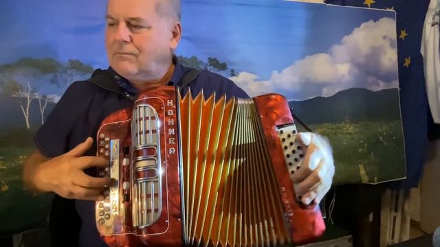 купить подобную гармонь русского строя "HOHNER" в Германии : звоните tel 0176 763 57953 смотреть онлайн