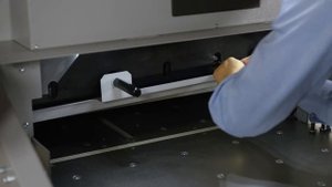 GRAFCUT 73 Замена ножа в бумагорезательной машине