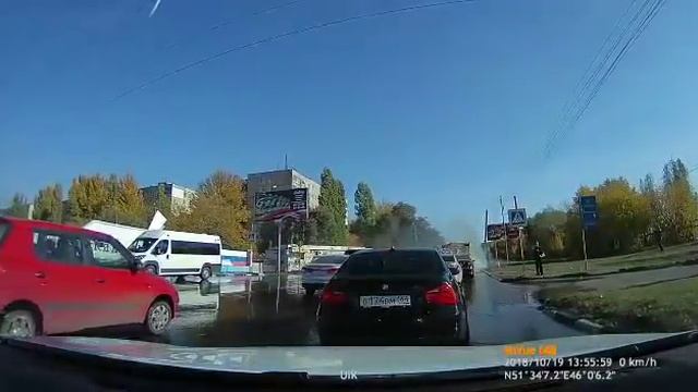 На Навашина появилась бесплатная мойка для автомобилей смотреть онлайн