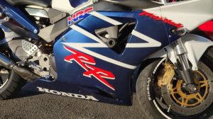 Honda CBR 954rr Fireblade Walk around and engine sound