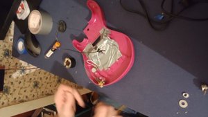 Электроукулеле из детской гитары