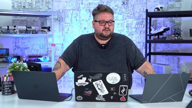 MacBook versus ZenBook! Který ultrabook je lepší? смотреть онлайн