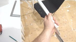 Как наклеить пластиковый уголок чтобы защитить Обои