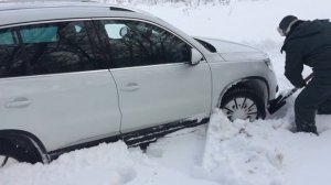 Засадили Фольксваген Тигуан по снегу на Старый новый год