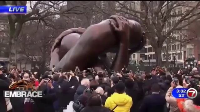 В Бостоне открыли мемориал под названием «Объятие» в честь Мартина Лютера Кинга