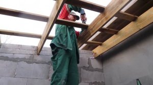 Чем скреплять КРЫШУ, ЧЕРНЫМИ САМОРЕЗАМИ или гвоздями