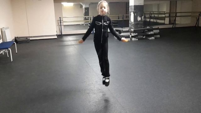 Тренеровочные будни фигуристки смотреть онлайн