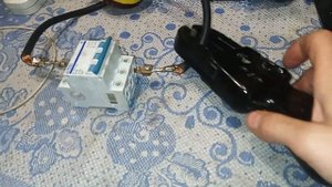 Испытание тепловых и электромагнитных расцепителей автомата Аско Укрем С10.
