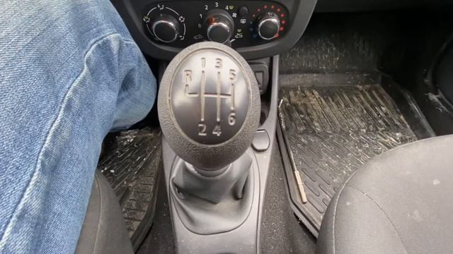 Задумался что  купить Ниву , Шниву или Дастер  ? Дастер без вариантов , много людей  думаю о выборе смотреть онлайн