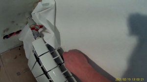 КАК клеить ОБОИ за батареей