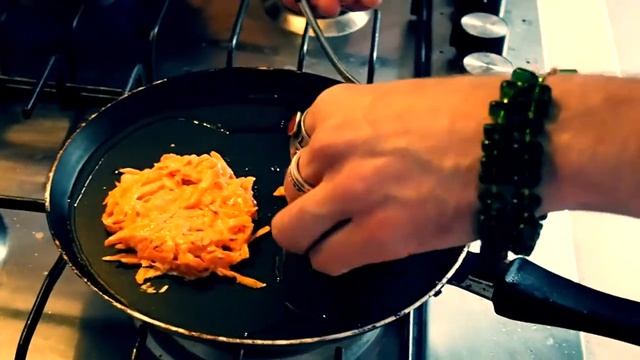 Яйца Бенедикт -  сытный завтрак