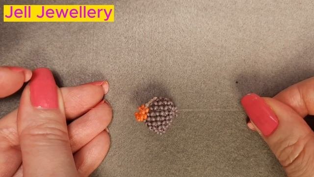 КОТИК амигуруми в ТЫКОВКЕ из бисера????.  BEADED CAT In A PUMPKIN??. #DIY #jelljewellery #halloween