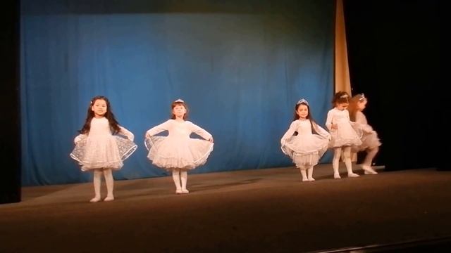 Школа танца и гимнастики "Диль - Садаси". 16 декабря 016 г. Часть 1 Снежинки смотреть онлайн
