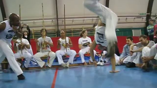 3 Festival Senzala di Capoeira - cintura grigia 2010_1.AVI смотреть онлайн
