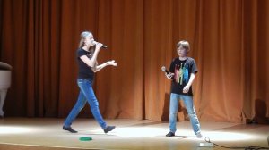 песня Весёлый спор Трио Лиза, Миша и Милана Агровы - Васильевы