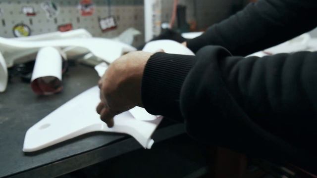 Как сделать питбайк стильным? Клеим графику GTA на Apollo RXF Freeride 140 смотреть онлайн