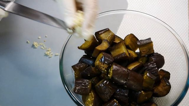 САМЫЙ ПРОСТОЙ РЕЦЕПТ МАРИНОВАННЫХ БАКЛАЖАНОВ. ВКУСНАЯ ЗАКУСКА. НРАВИТСЯ ВСЕМ!