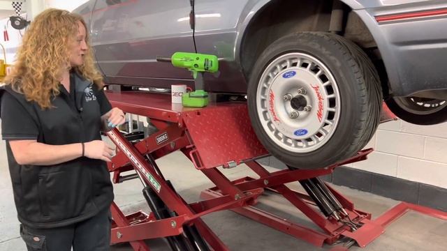 Classic Ford Escort XR3i & Fiesta XR2 in the Auto Lass workshop.Giveaways are also back. смотреть онлайн