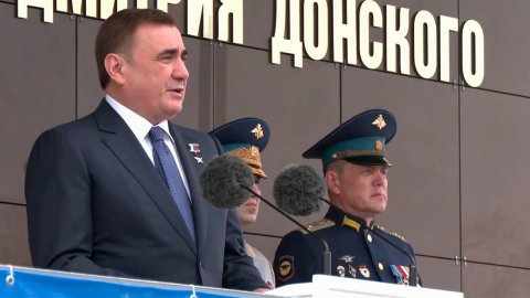 Алексей Дюмин поздравил бойцов с юбилеем 106-й Гвардейской Тульской дивизии ВДВ