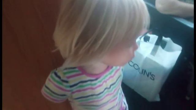 2019.09.14. Камелия впервые пошла на танцы (клип) смотреть онлайн