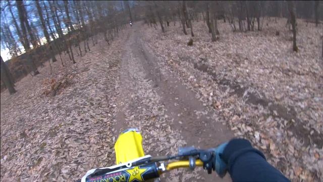 Suzuki RM 125 heading to the track