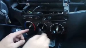 Разобрать центральную консоль Gelly MK 2 (Cross)