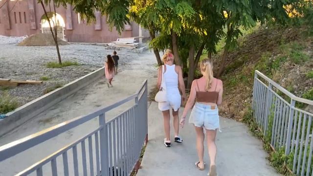 Достопримечательности Большого Сочи/Тюльпановое дерево/Вечерний пляж #головинка #лазаревское #сочи