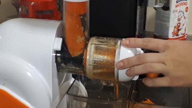 Обзор шнековой соковыжималки Kitfort КТ-1110 смотреть онлайн