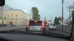 Как правильно переключаться при поворотах на механике.